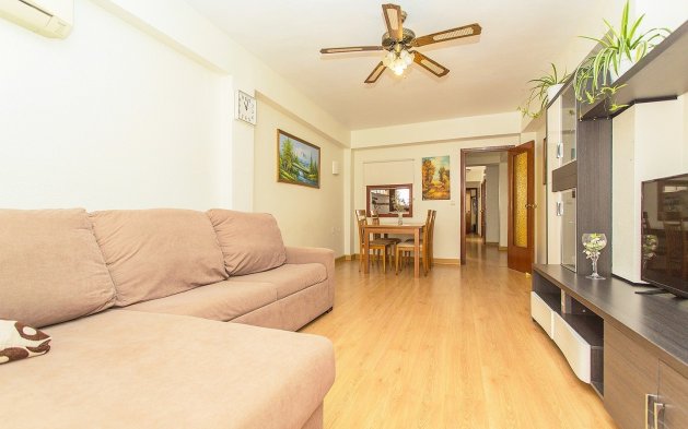 Resale - Apartment / flat - Torrevieja - Playa del Cura