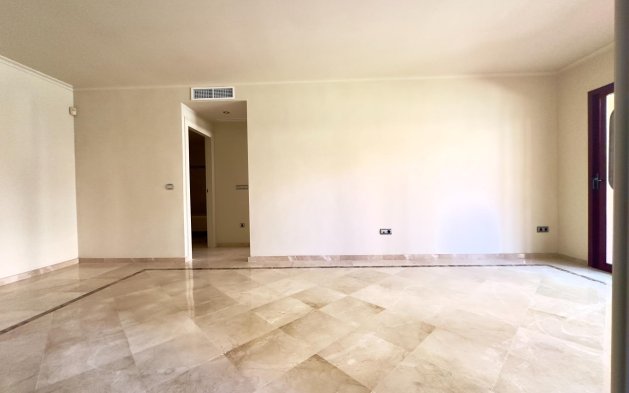 Resale - Apartment / flat - Los Alcázares - Punta Calera