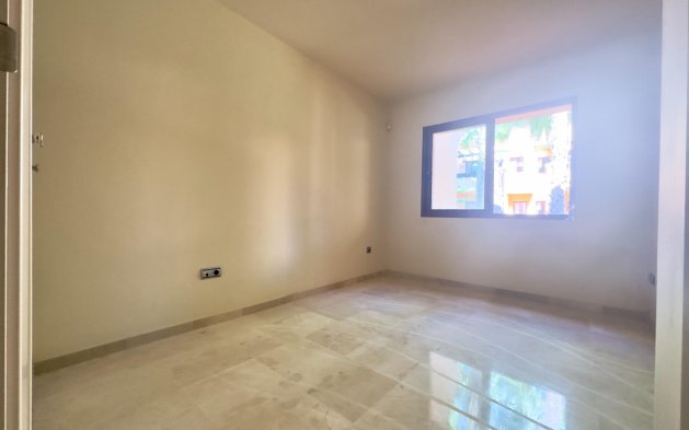Resale - Apartment / flat - Los Alcázares - Punta Calera