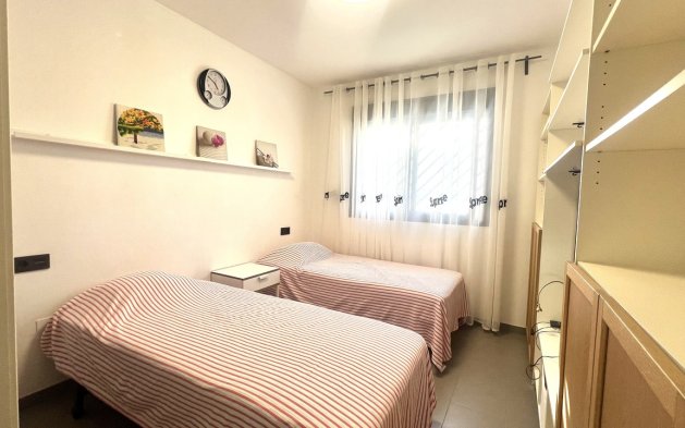 Resale - Apartment / flat - Orihuela Costa - La Zenia