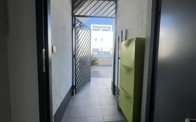 Resale - Apartment / flat - Orihuela Costa - La Zenia