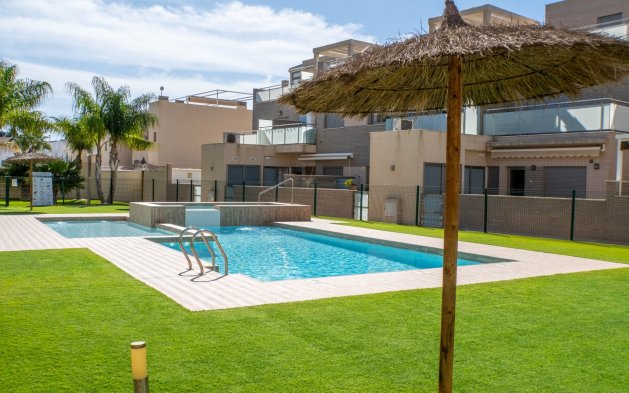 Resale - Bungalow - Pilar de la Horadada - Torre de la Horadada