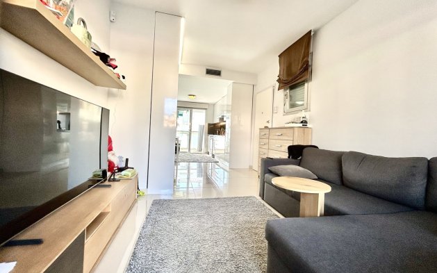 Resale - Apartment / flat - Torrevieja - Punta Prima