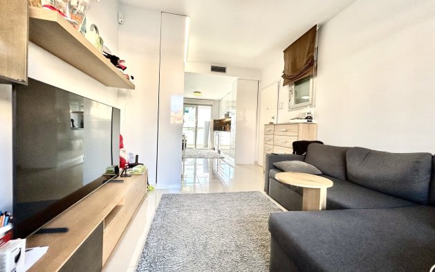Resale - Apartment / flat - Torrevieja - Punta Prima
