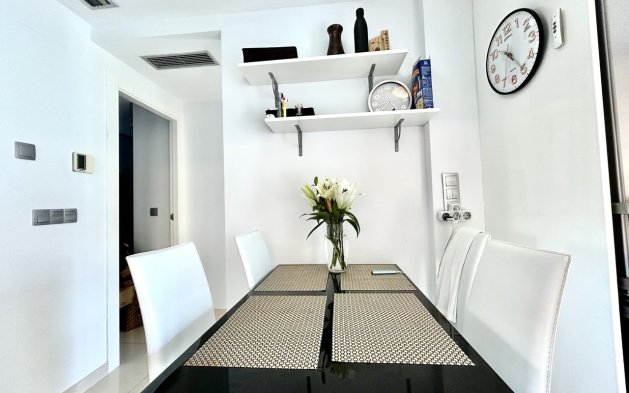 Resale - Apartment / flat - Torrevieja - Punta Prima
