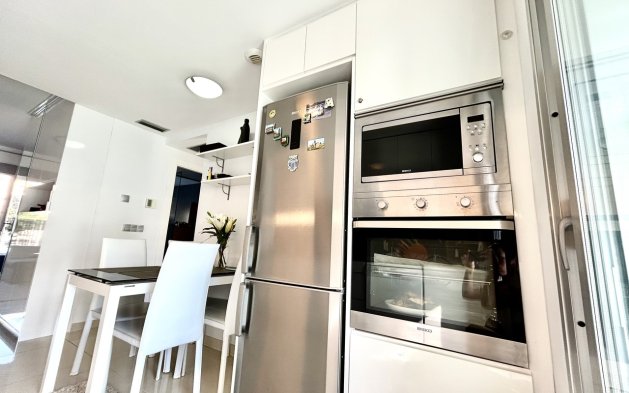 Resale - Apartment / flat - Torrevieja - Punta Prima