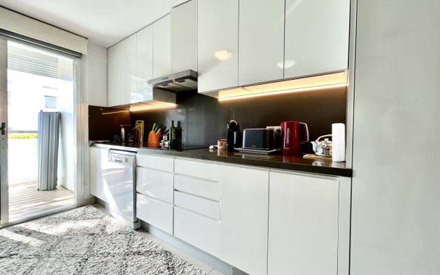 Resale - Apartment / flat - Torrevieja - Punta Prima