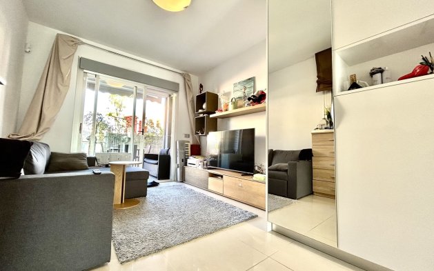 Resale - Apartment / flat - Torrevieja - Punta Prima