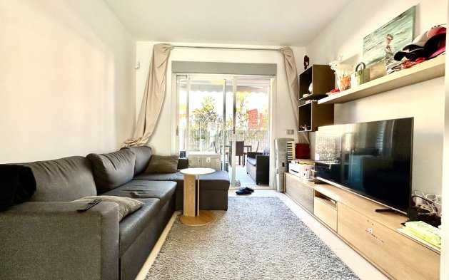 Resale - Apartment / flat - Torrevieja - Punta Prima