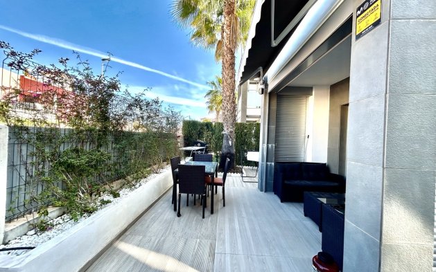 Resale - Apartment / flat - Torrevieja - Punta Prima