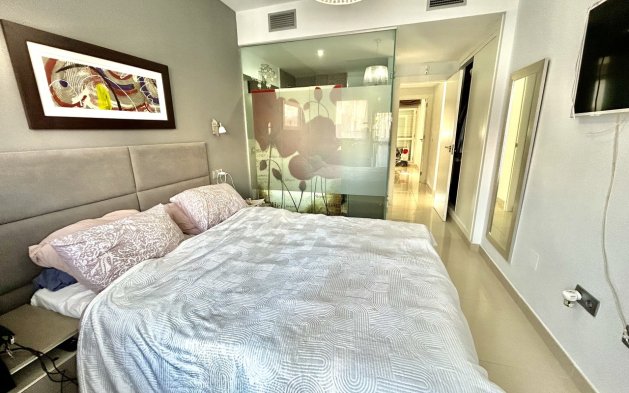 Resale - Apartment / flat - Torrevieja - Punta Prima
