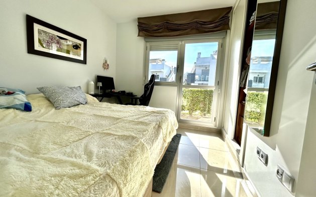 Resale - Apartment / flat - Torrevieja - Punta Prima