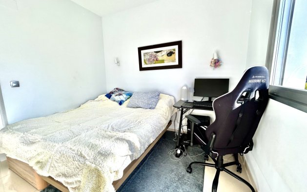 Resale - Apartment / flat - Torrevieja - Punta Prima