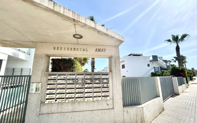 Resale - Apartment / flat - Torrevieja - Punta Prima