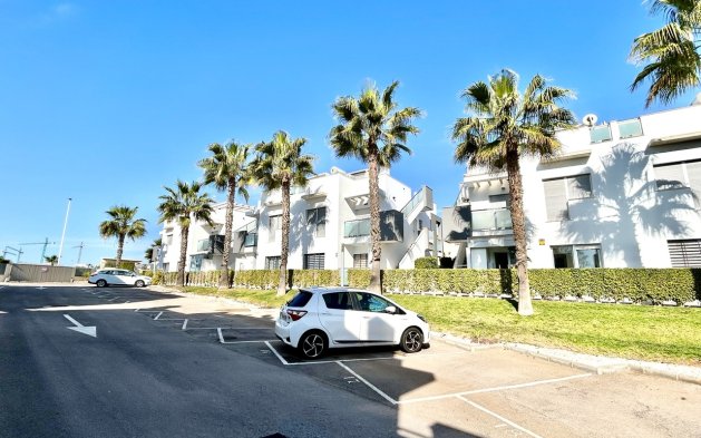 Resale - Apartment / flat - Torrevieja - Punta Prima
