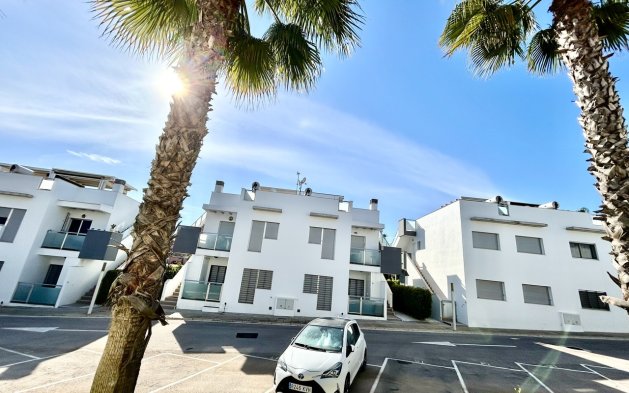 Resale - Apartment / flat - Torrevieja - Punta Prima