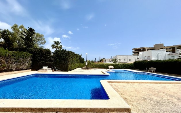 Resale - Villa - Orihuela Costa - La Zenia