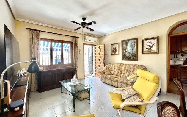 Resale - Villa - Orihuela Costa - La Zenia