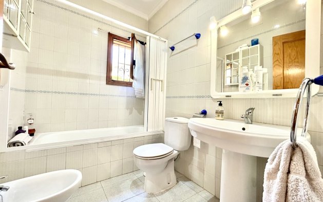 Resale - Villa - Orihuela Costa - La Zenia