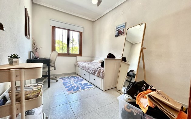 Resale - Villa - Orihuela Costa - La Zenia