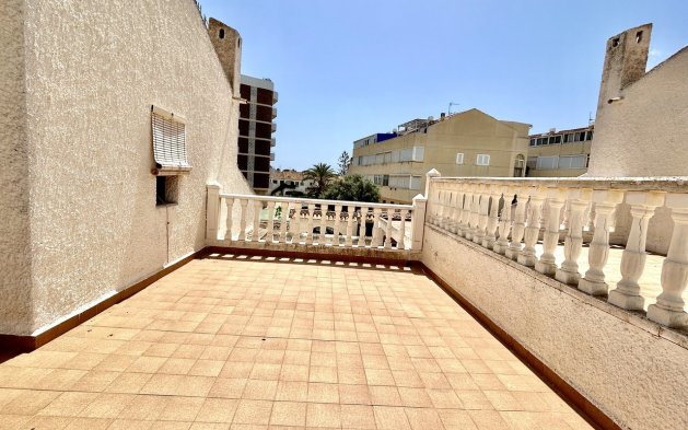 Resale - Villa - Orihuela Costa - La Zenia