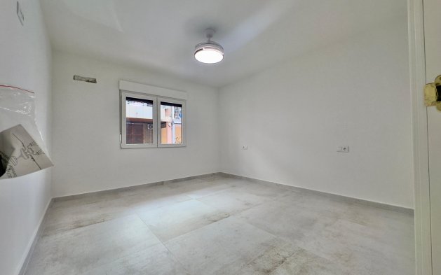 Resale - Apartment / flat - Torrevieja - El Acequión - Los Náufragos