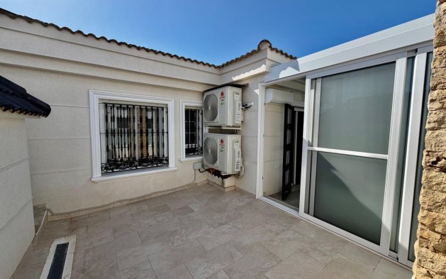 Resale - Villa - Orihuela Costa - La Zenia