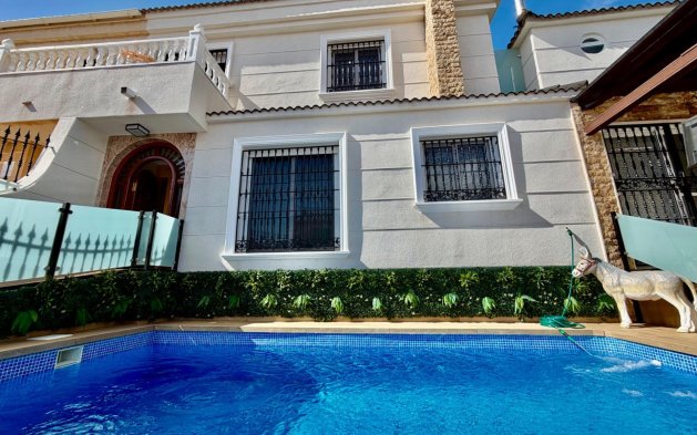 Resale - Villa - Orihuela Costa - La Zenia