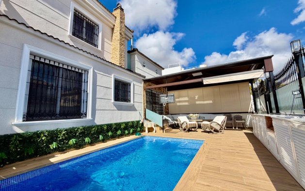 Resale - Villa - Orihuela Costa - La Zenia