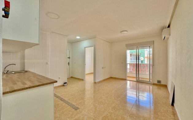 Resale - Apartment / flat - Torrevieja - Centro