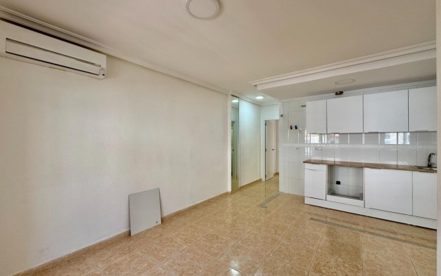 Resale - Apartment / flat - Torrevieja - Centro