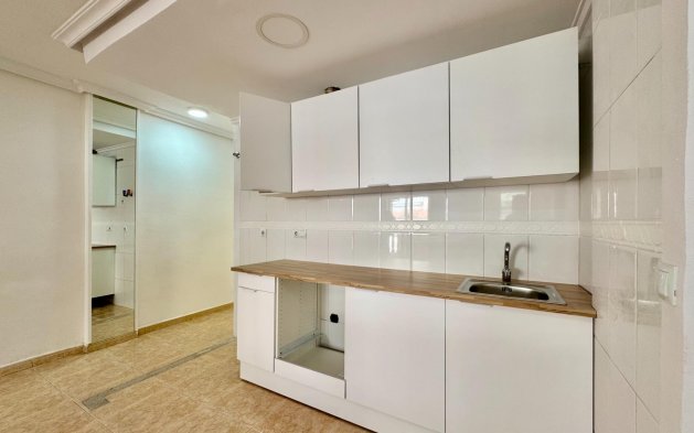 Resale - Apartment / flat - Torrevieja - Centro