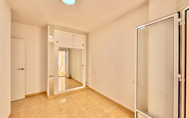 Resale - Apartment / flat - Torrevieja - Centro