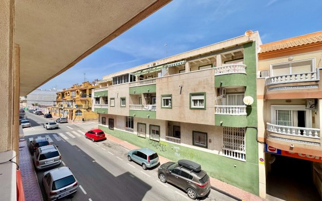 Resale - Apartment / flat - Torrevieja - Centro
