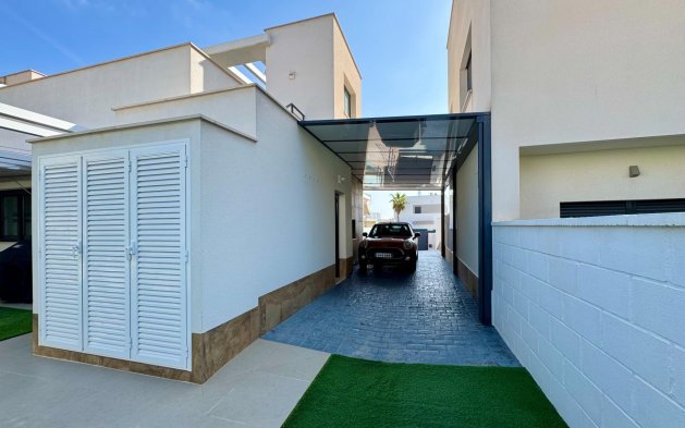 Resale - Villa - San Miguel de Salinas - Bellavista