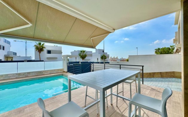 Resale - Villa - San Miguel de Salinas - Bellavista