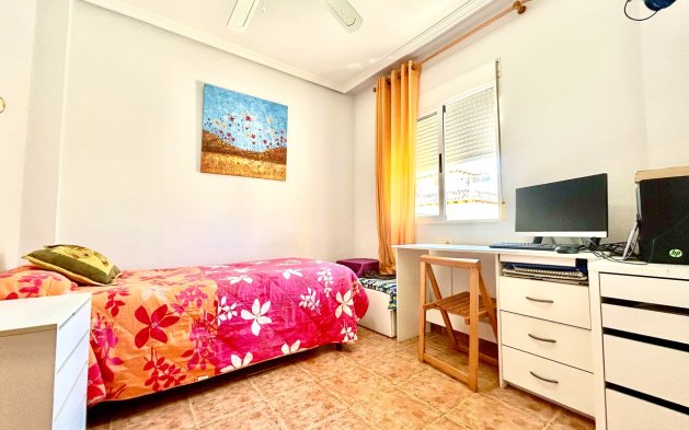 Begagnad - Lägenhet / lägenhet - Torrevieja - Punta Prima