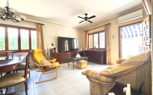 Perpardavimas - Vila - Orihuela Costa - La Zenia