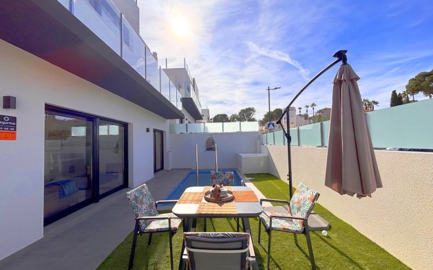 Perpardavimas - Vila - Orihuela Costa - Villamartín