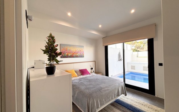 Perpardavimas - Vila - Orihuela Costa - Villamartín