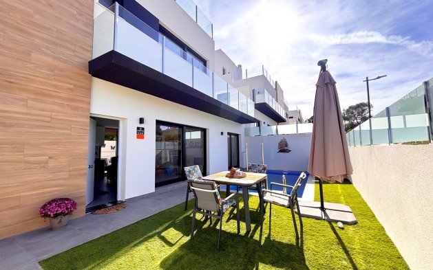 Perpardavimas - Vila - Orihuela Costa - Villamartín