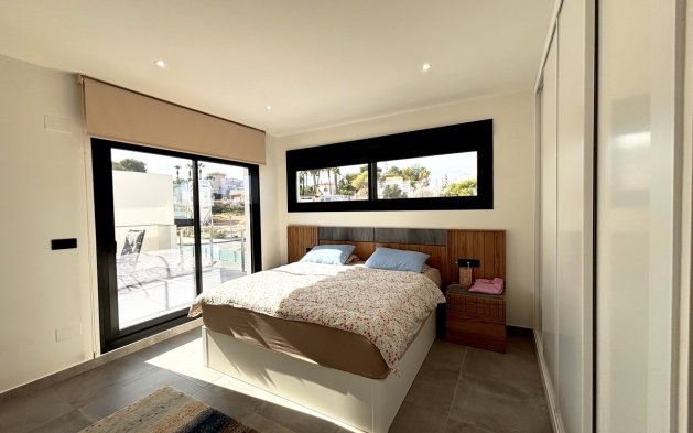 Perpardavimas - Vila - Orihuela Costa - Villamartín