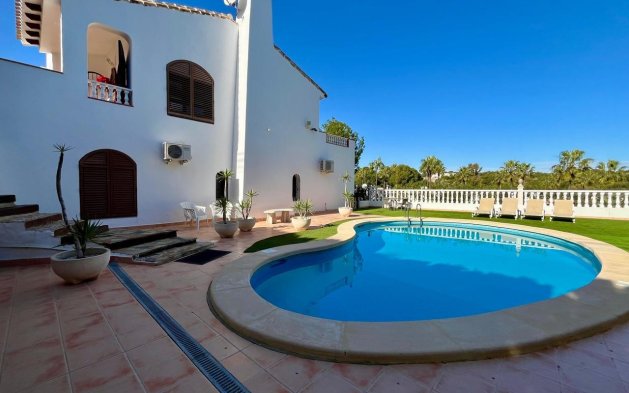 Perpardavimas - Vila - Orihuela Costa - Villamartín