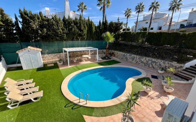 Perpardavimas - Vila - Orihuela Costa - Villamartín