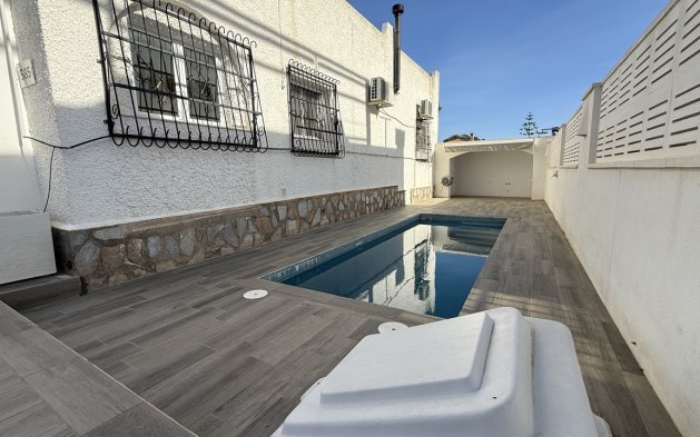 Perpardavimas - Vila - Orihuela Costa - Villamartín