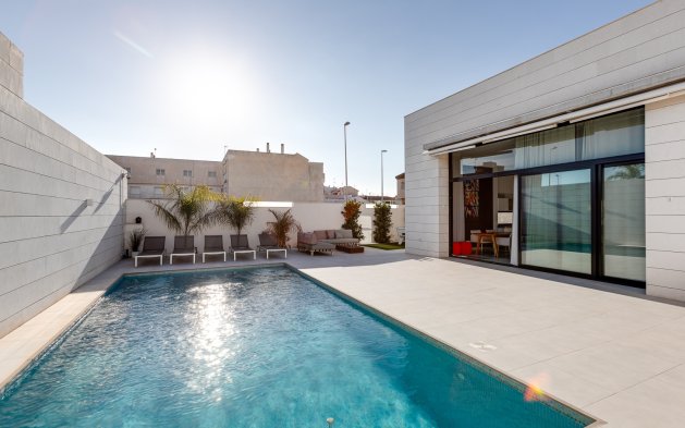Obra nueva - Villa - Pilar de la Horadada