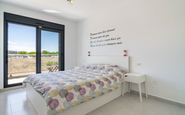 Resale - Bungalow - Pilar de la Horadada - Mil Palmeras