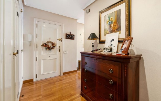 Resale - Apartment / flat - Torrevieja - Centro - Muelle Pesquero