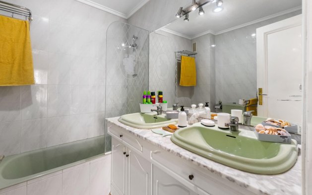 Resale - Apartment / flat - Torrevieja - Centro - Muelle Pesquero
