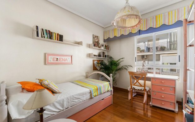 Resale - Apartment / flat - Torrevieja - Centro - Muelle Pesquero